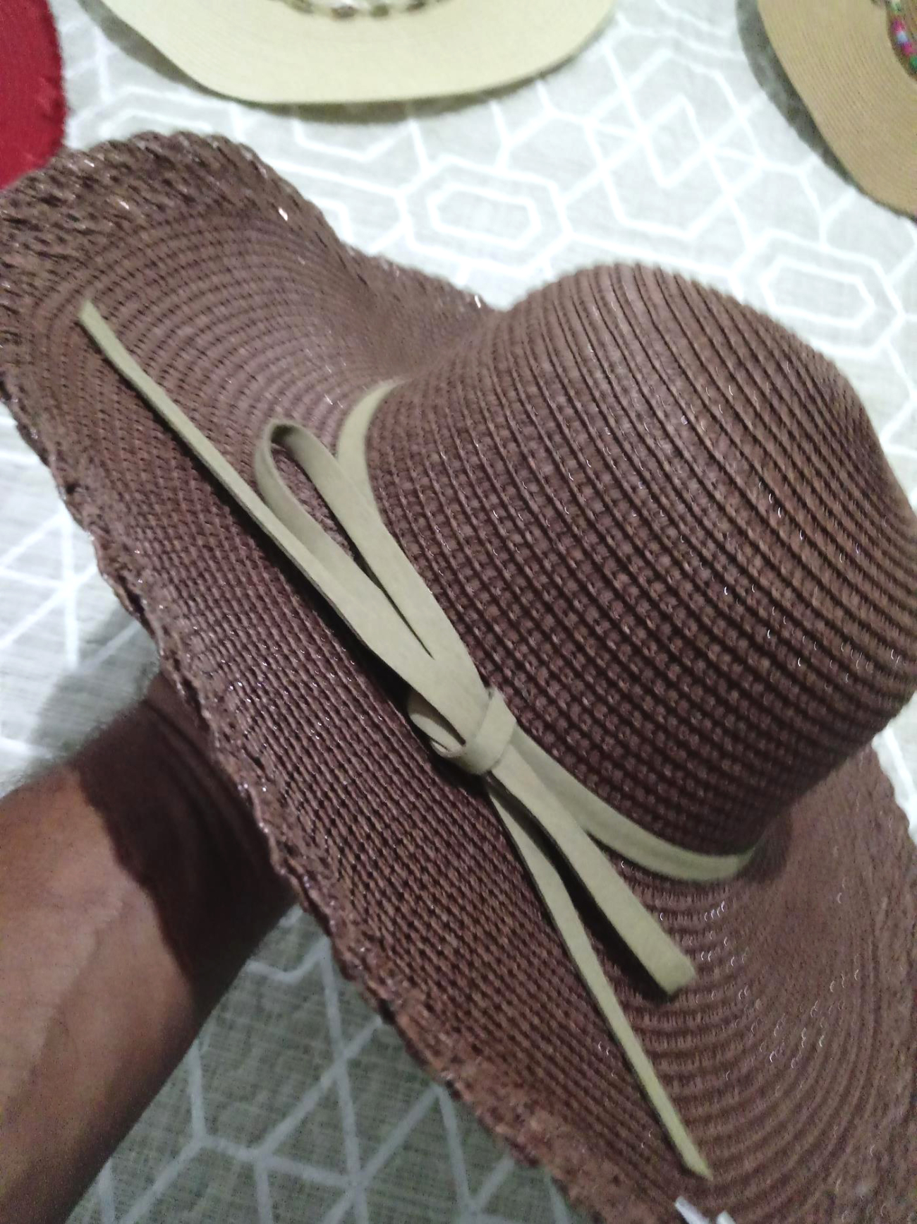 Chap&eacute;u de Praia Feminino Marrom R$ 30,00